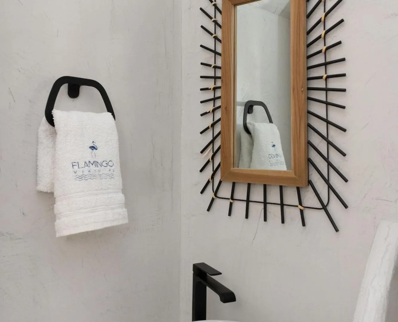 איוס מאמס Flamingo Living Halkidiki - The Villas מלון דירות