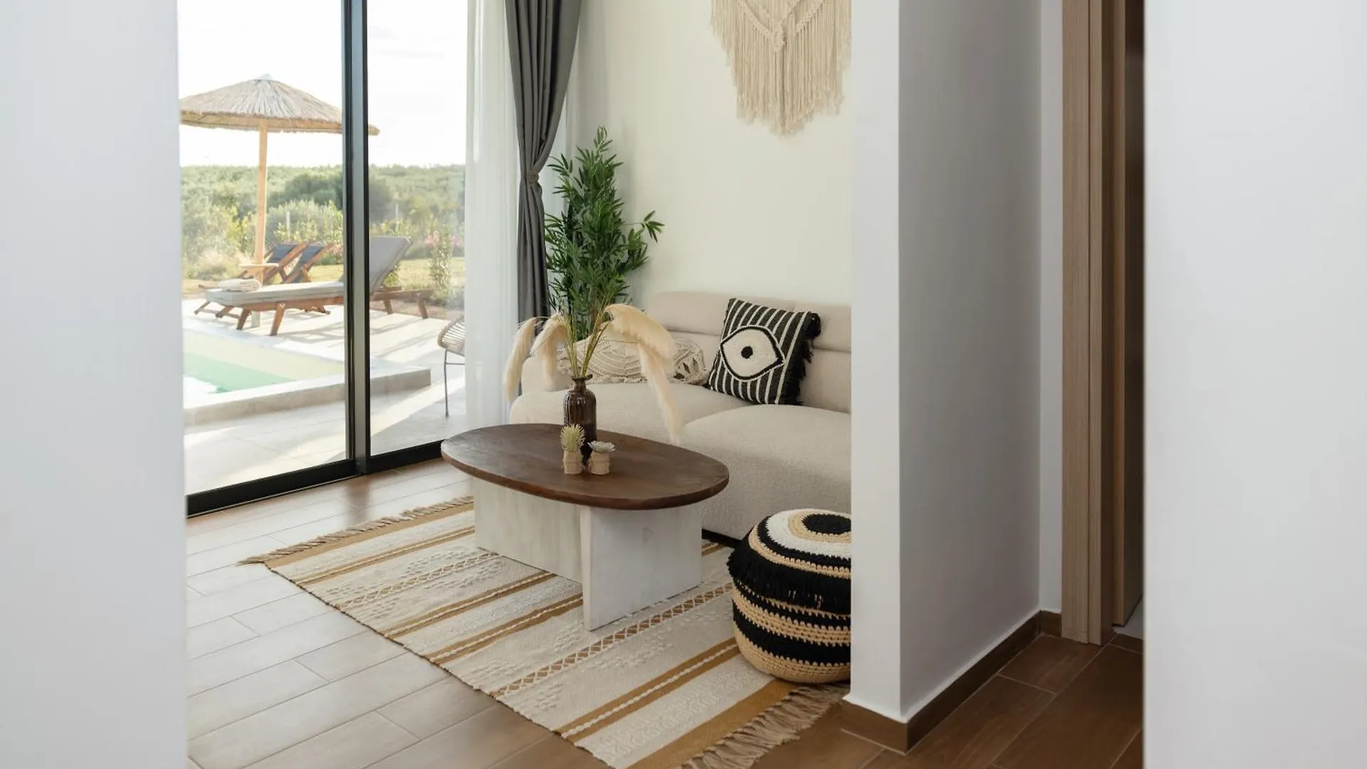 איוס מאמס Flamingo Living Halkidiki - The Villas 0*, איוס מאמס יוון